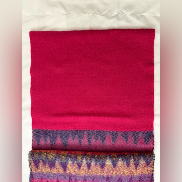 Colorful Zigzag Patterned Scarf - Picture 4 of 9